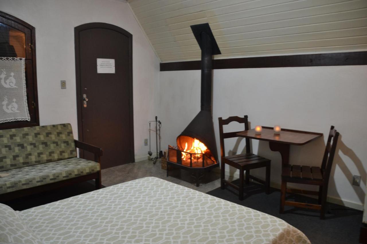 Hotel Pousada Dos Pinheiros Канела Экстерьер фото
