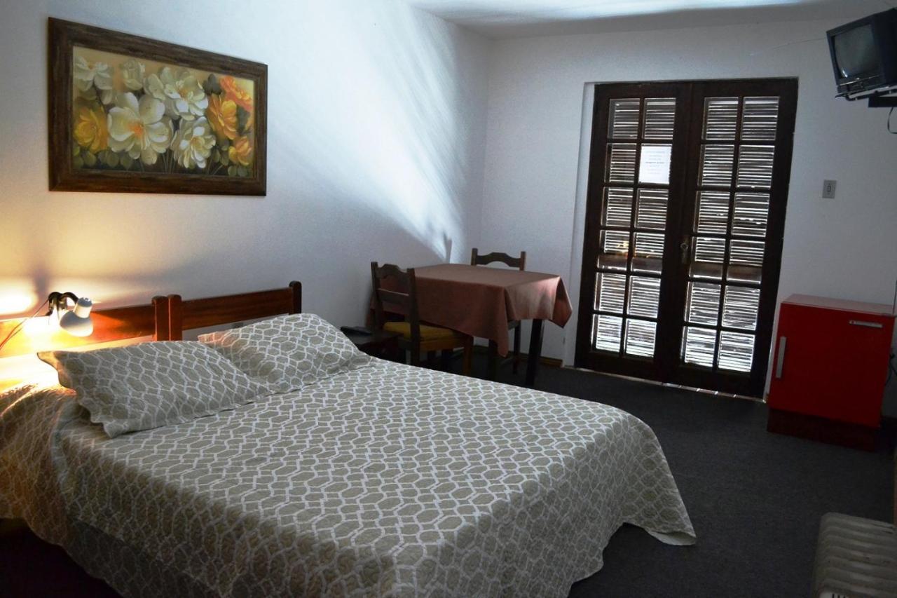 Hotel Pousada Dos Pinheiros Канела Экстерьер фото