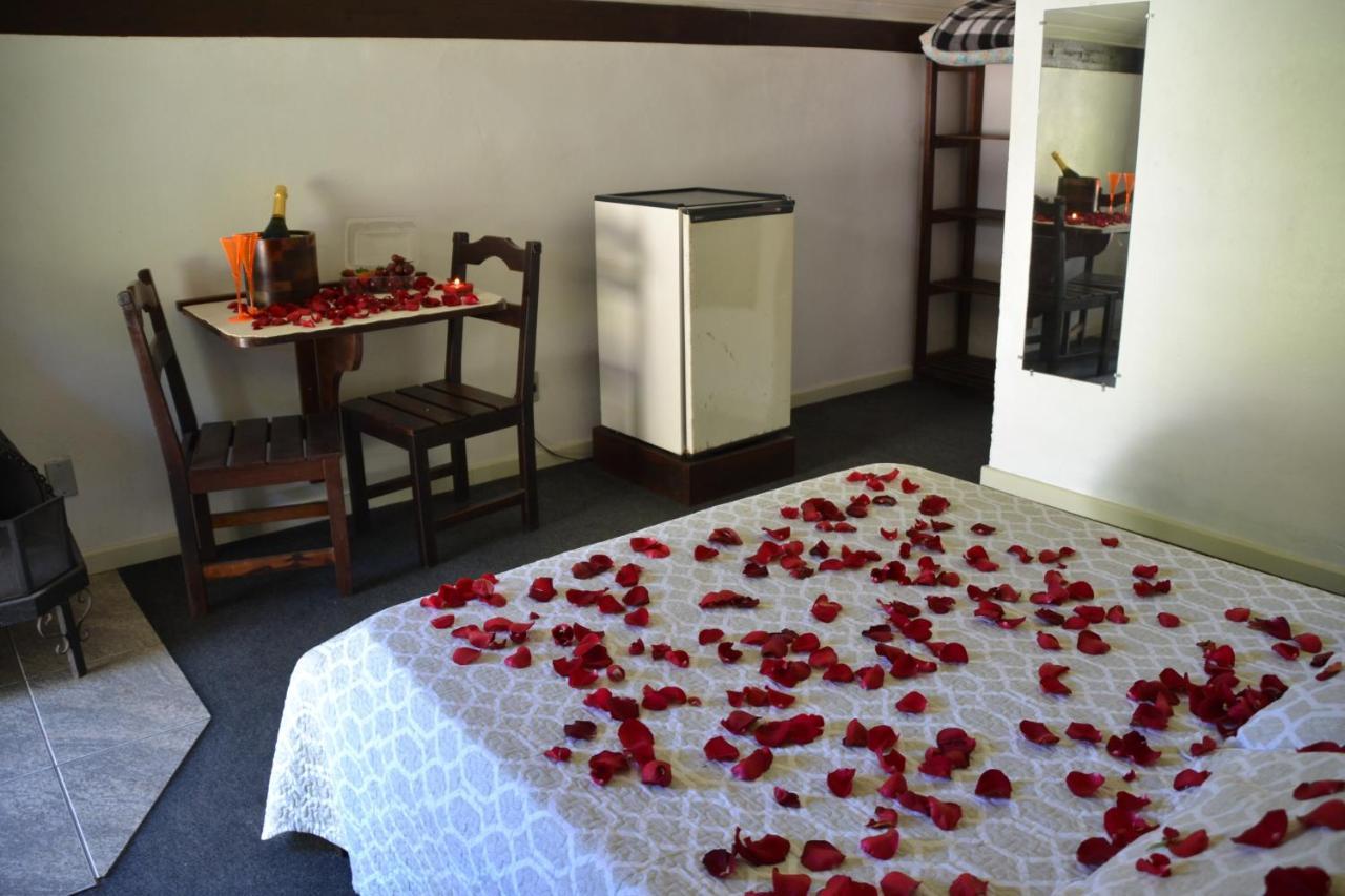 Hotel Pousada Dos Pinheiros Канела Экстерьер фото